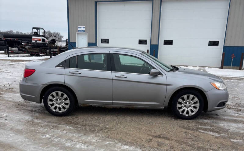 2013 Chrysler 200 LX