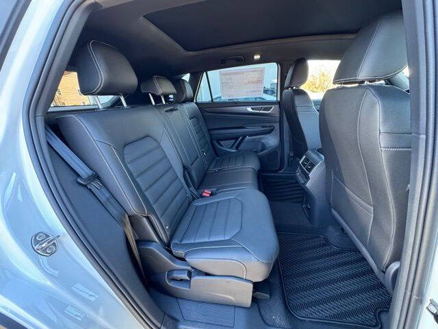 2026 Volkswagen Atlas Cross Sport SEL R-Line Black 4Motion