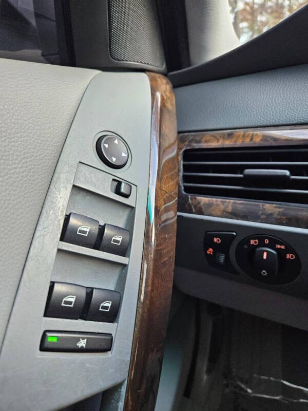 2004 BMW 5 Series 525i