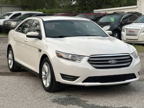 2017 Ford Taurus SEL