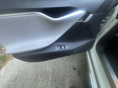 2015 Tesla Model S 85