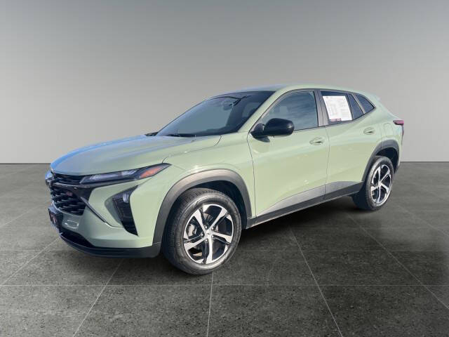 2024 Chevrolet Trax RS's photo