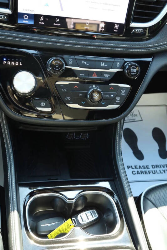 2025 Chrysler Pacifica Limited