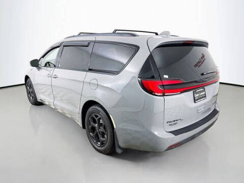 2022 Chrysler Pacifica Hybrid Touring L
