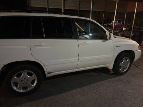 2005 Toyota Highlander for sale at Shifting Gearz Auto Sales in Lenoir NC