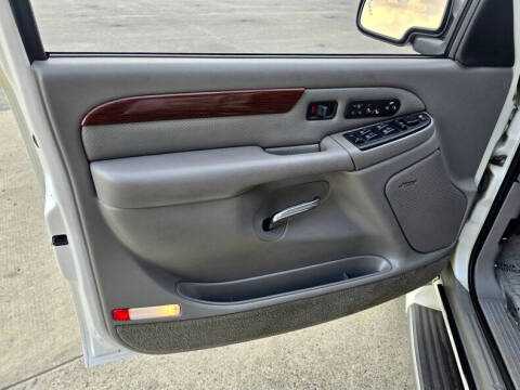 2004 Cadillac Escalade