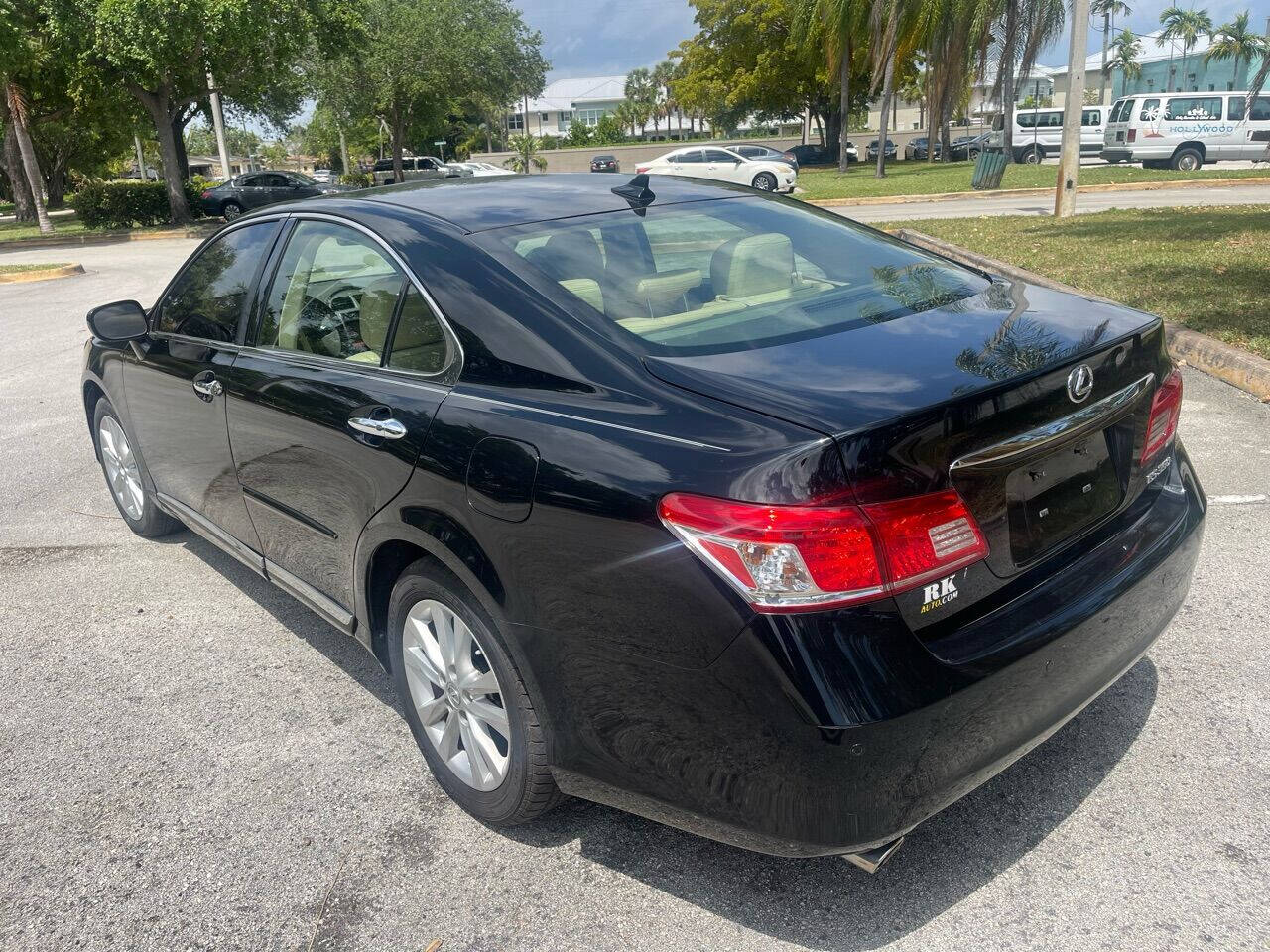 2012 LEXUS ES Sedan - $10,995