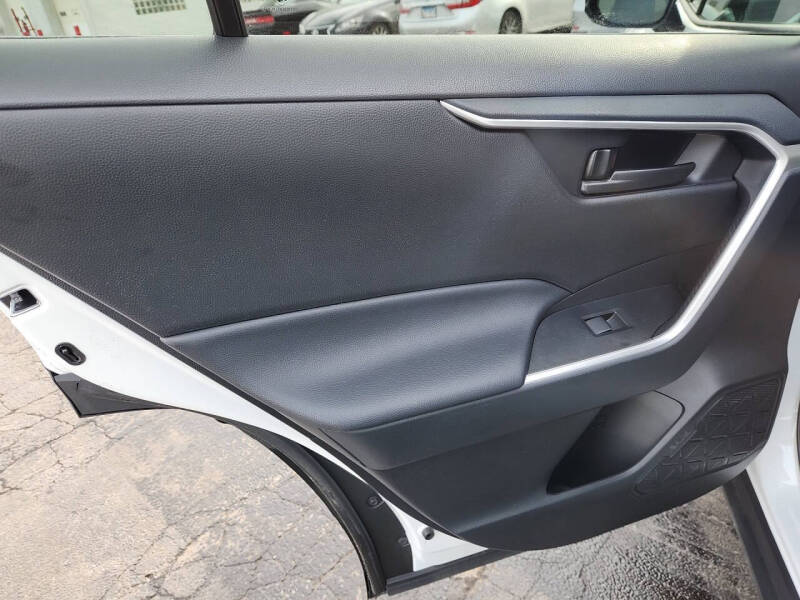 2025 Toyota RAV4 Hybrid LE