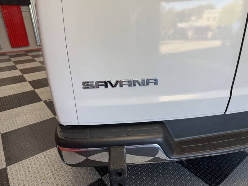 2023 GMC Savana 2500