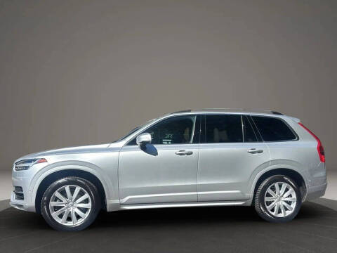 2017 Volvo XC90 T6 Momentum