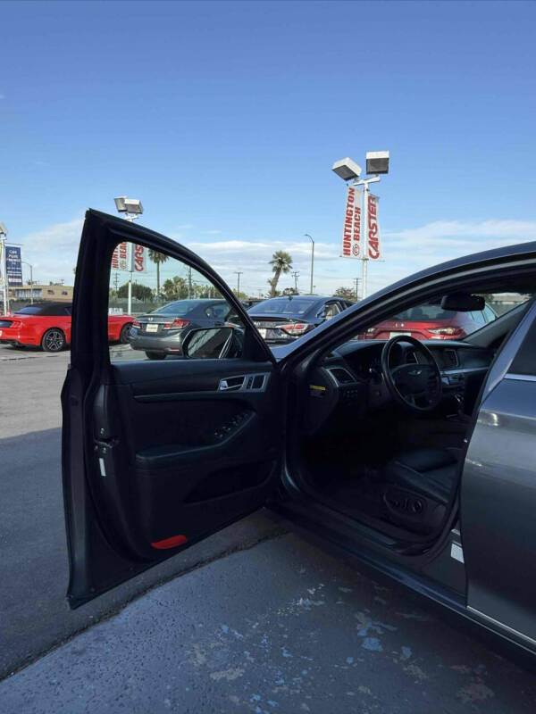 2016 Hyundai Genesis