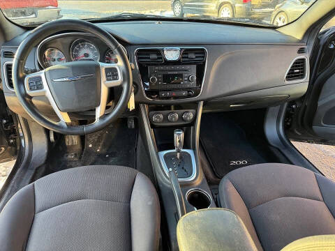 2013 Chrysler 200 Touring