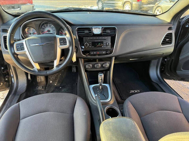 2013 Chrysler 200 Touring