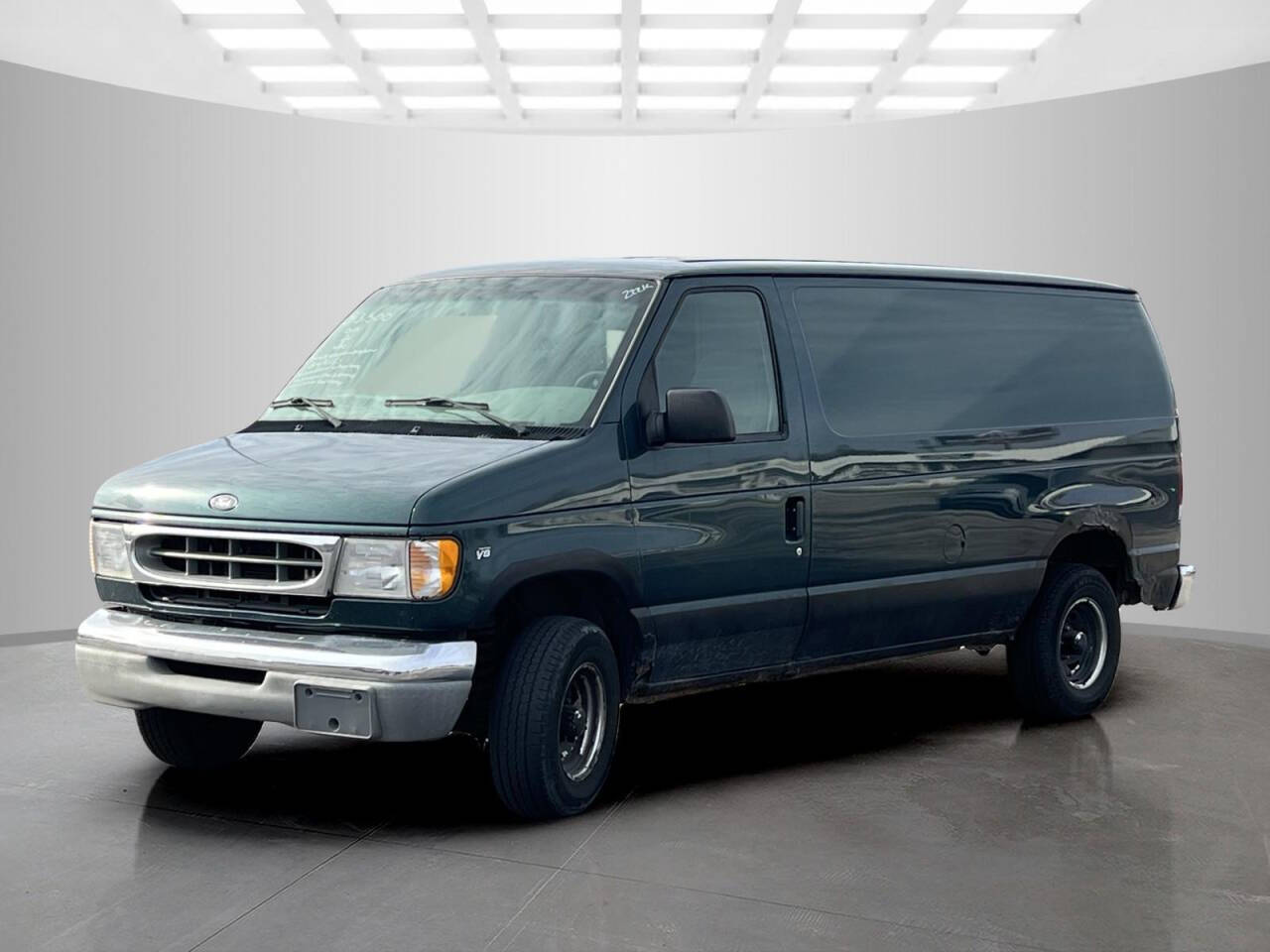 2001 Ford E-Series for sale at Used Cars Toledo in Oregon, OH