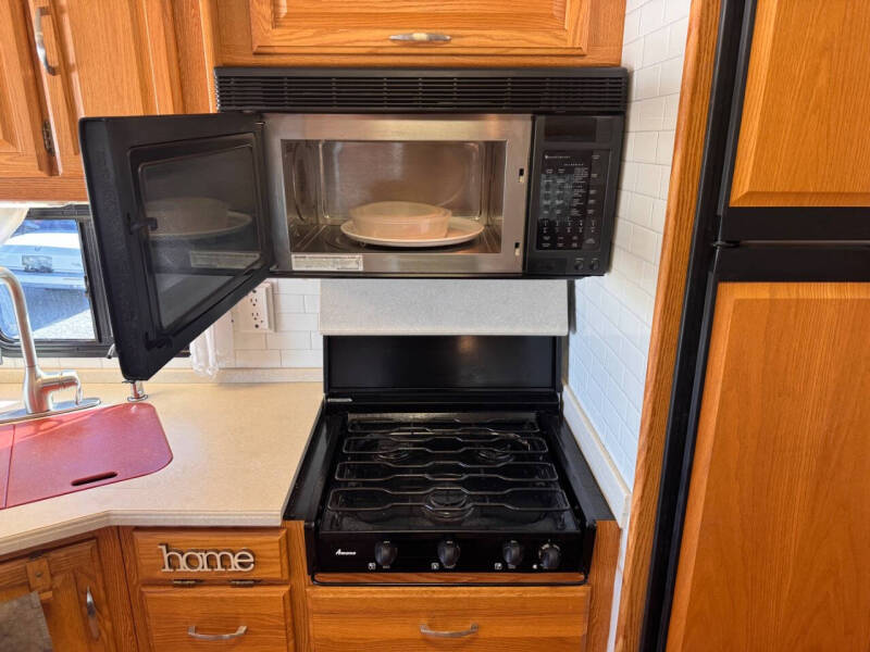 2005 Winnebago Journey