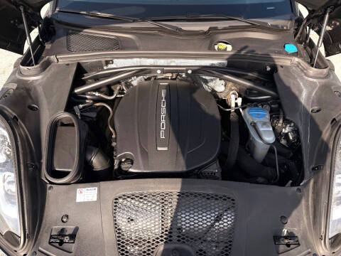 2017 Porsche Macan