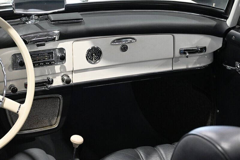 1961 Mercedes-Benz SL-Class 22