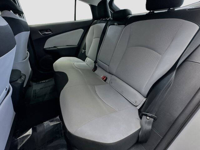 2022 Toyota Prius LE