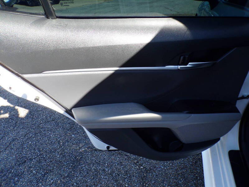 2022 Toyota Camry SE