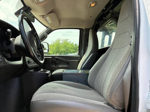 2022 Chevrolet Express 2500