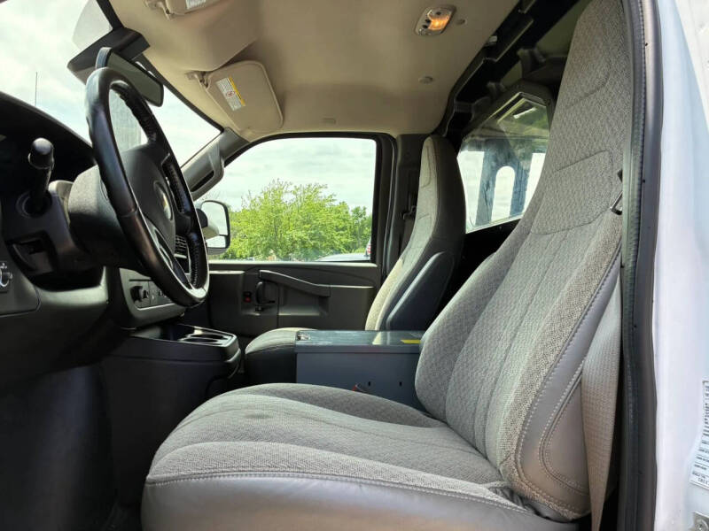 2022 Chevrolet Express 2500