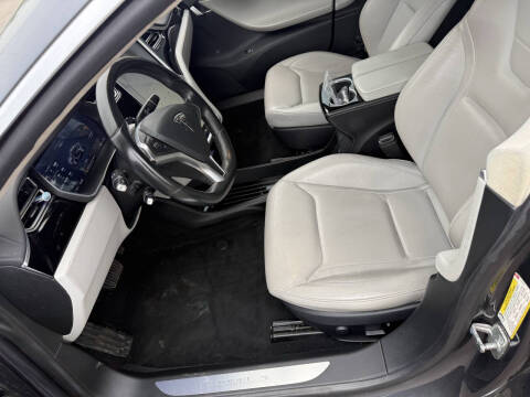 2015 Tesla Model S 70D