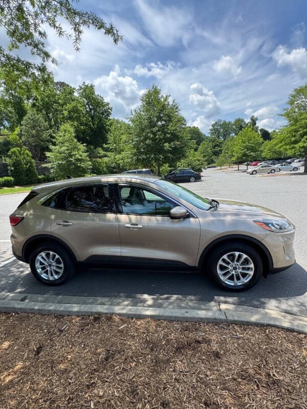 2020 Ford Escape SE