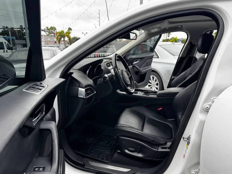 2017 Jaguar F-PACE 35t