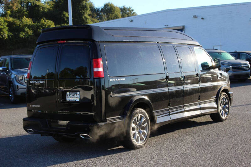 2025 Chevrolet Express 2500