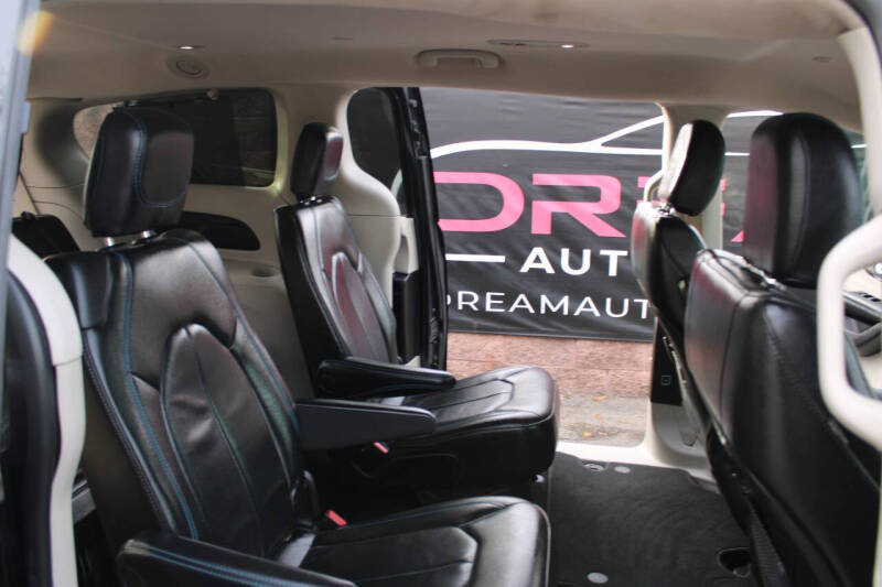 2021 Chrysler Pacifica Touring L