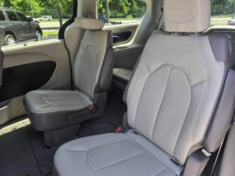2017 Chrysler Pacifica Touring-L Plus