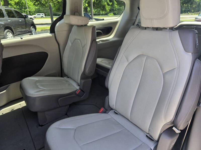 2017 Chrysler Pacifica Touring-L Plus