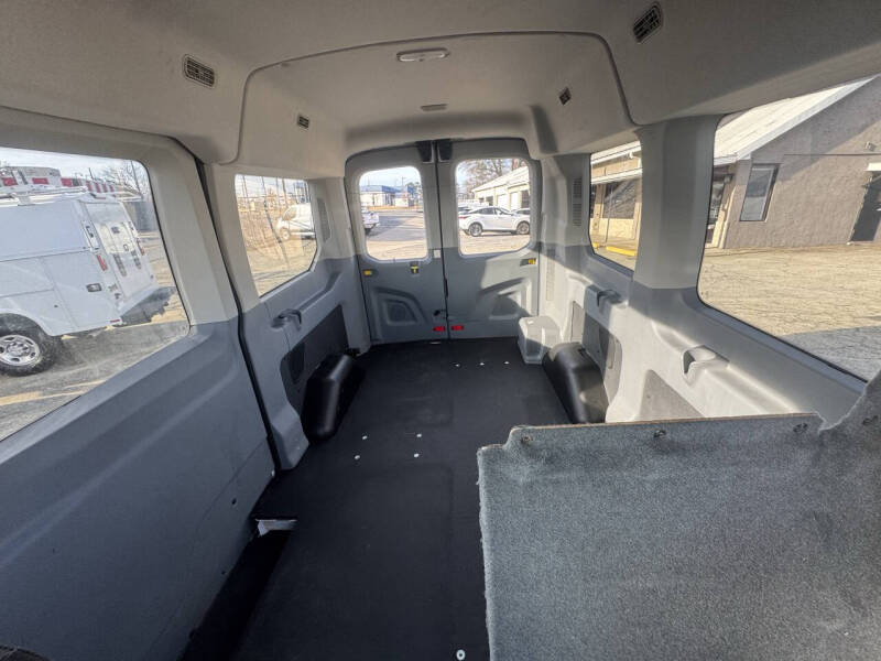 2018 Ford Transit 150 XLT