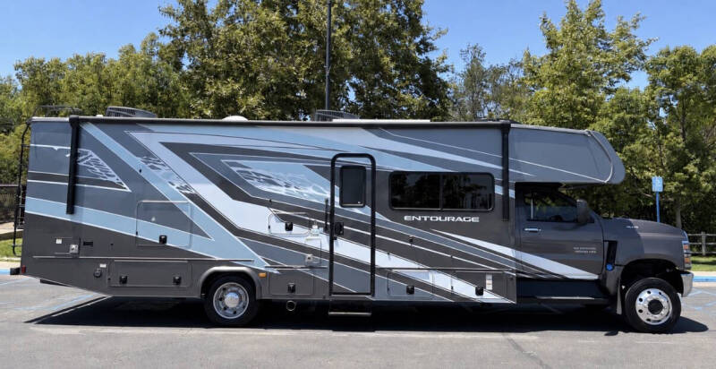 2023 Coachmen RV Entourage