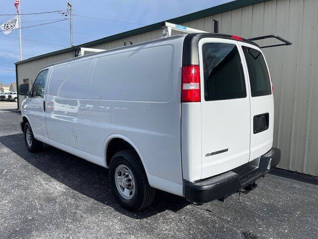 2022 Chevrolet Express 2500