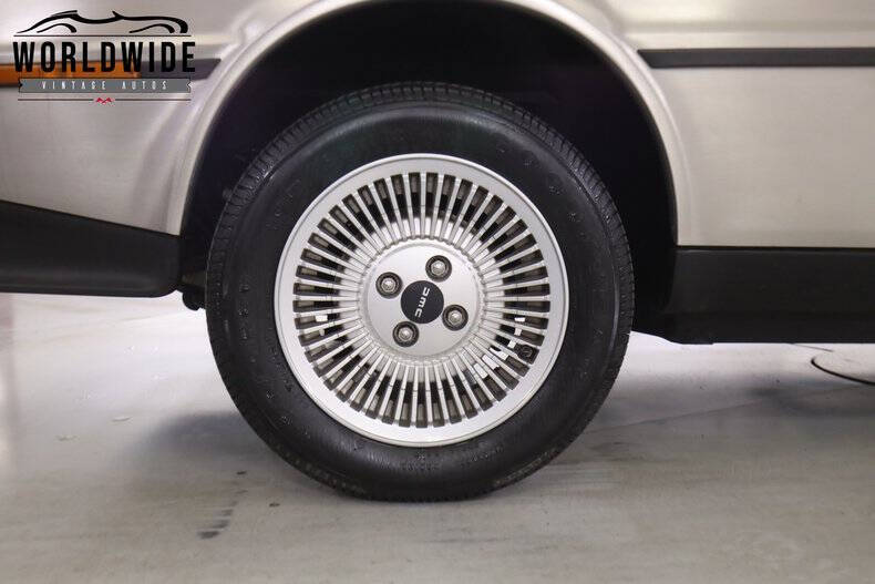 1981 DeLorean DMC-12
