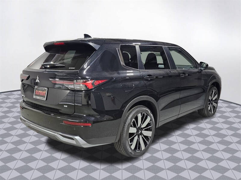 2025 Mitsubishi Outlander SE