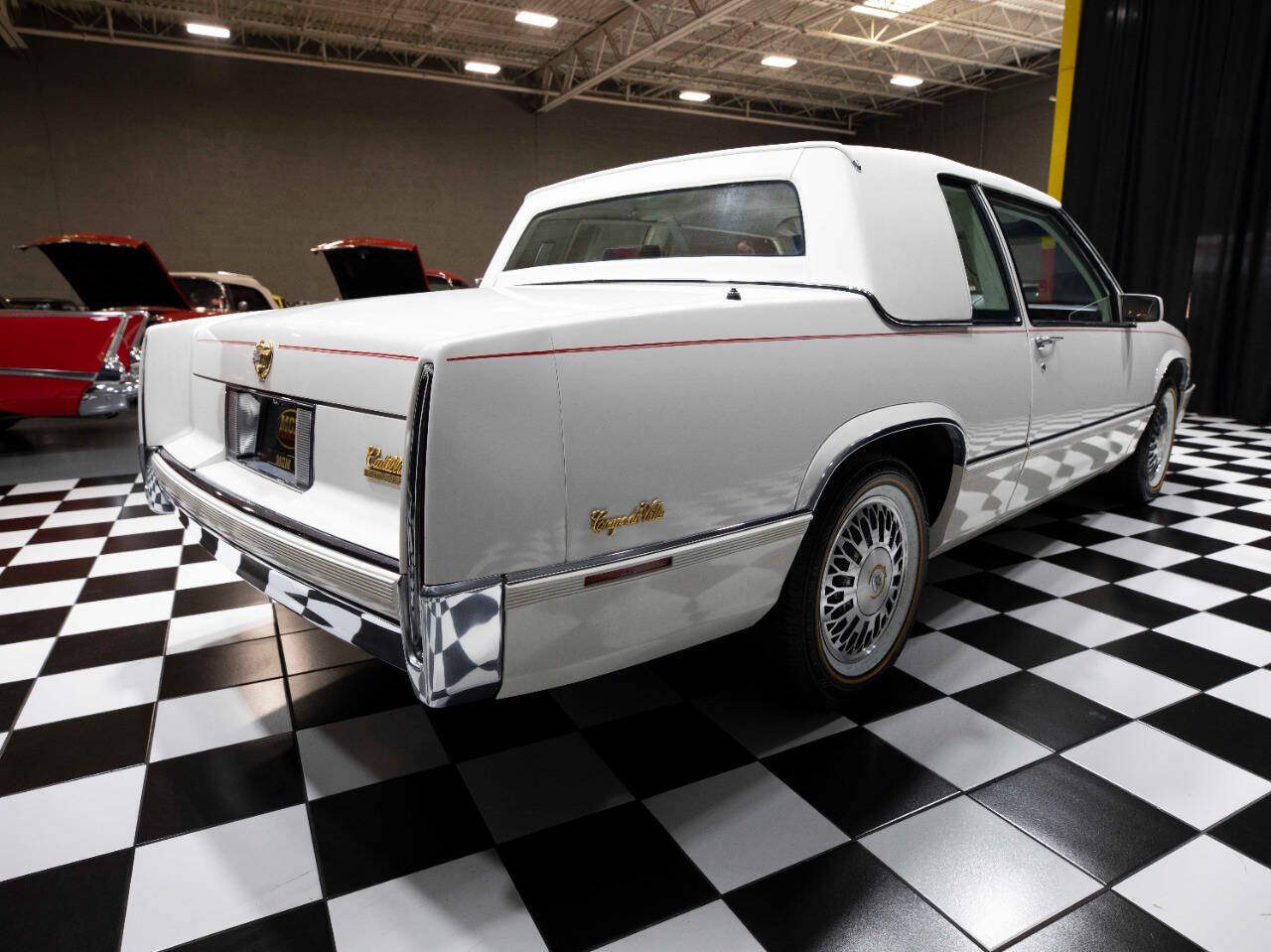 1990 Cadillac DeVille 18