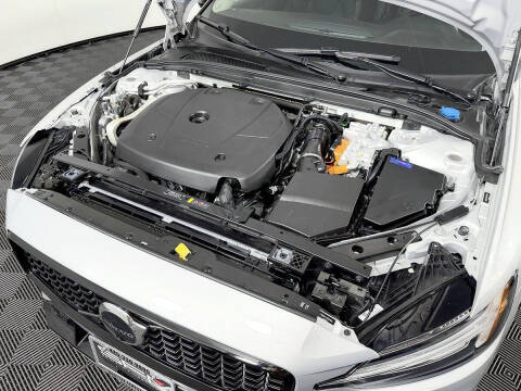 2023 Volvo S60 Recharge T8 Plus Dark Theme