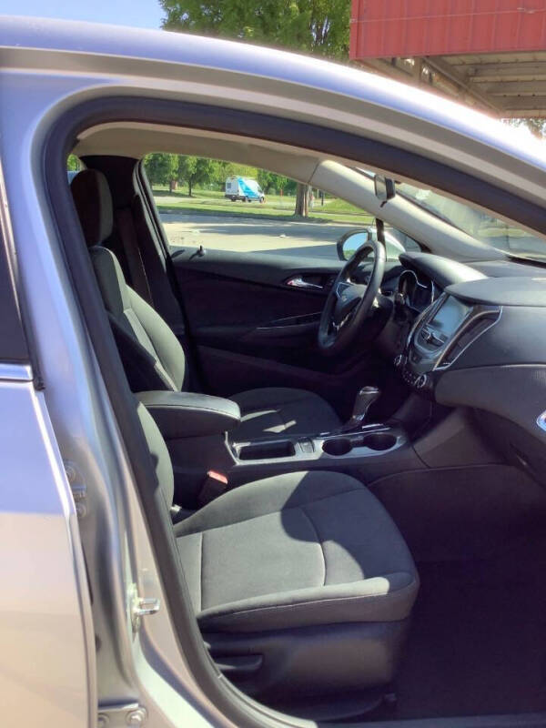 2017 Chevrolet Cruze LT Auto