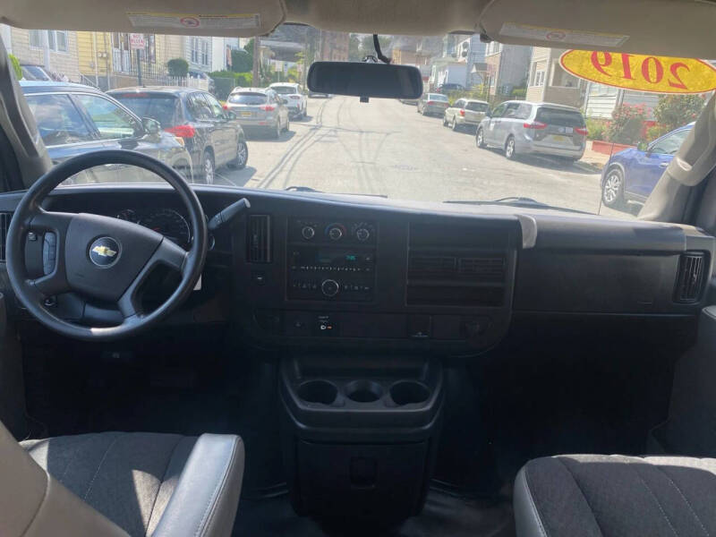 2019 Chevrolet Express 2500