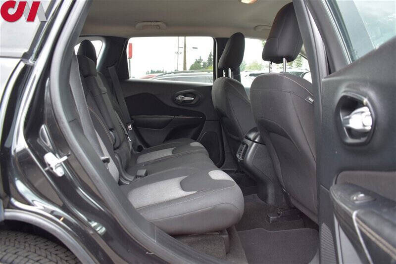 2016 Jeep Cherokee Sport