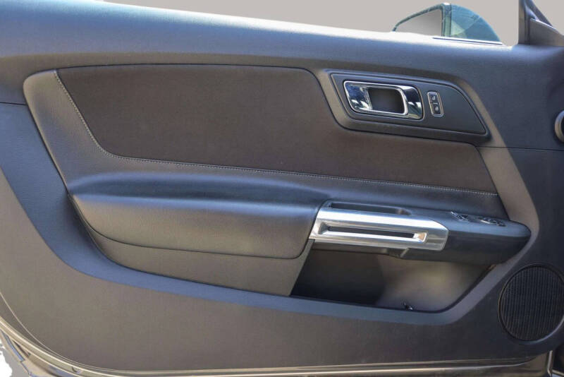 2016 Ford Mustang V6