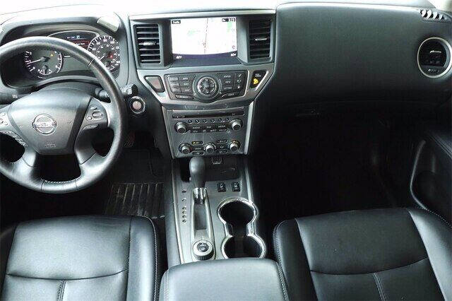 2019 Nissan Pathfinder SL