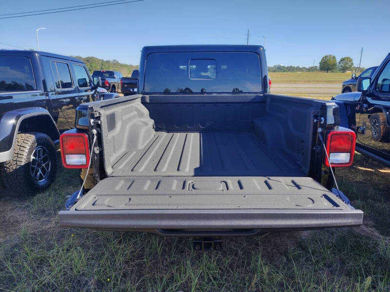 2025 Jeep Gladiator Sport S