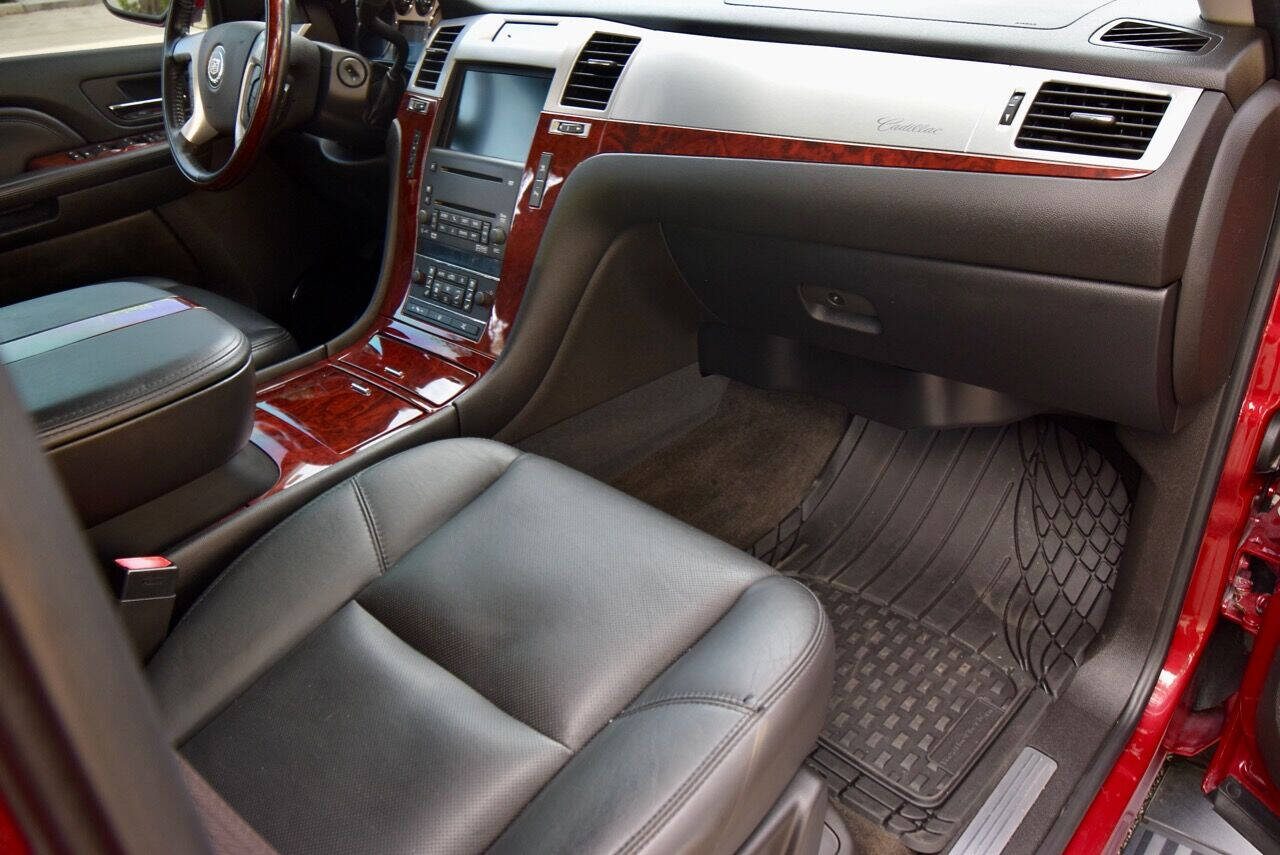 2007 Cadillac Escalade EXT 38