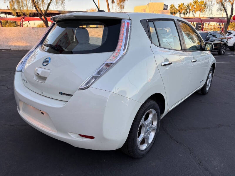 2011 Nissan LEAF SL