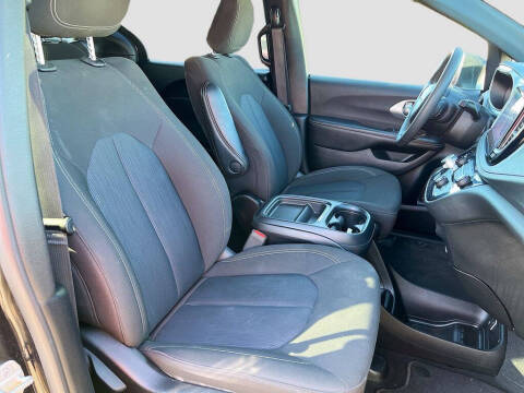 2023 Chrysler Pacifica Touring