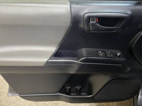 2017 Toyota Tacoma SR