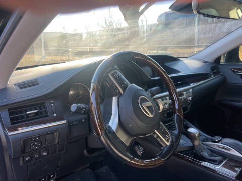 2018 Lexus ES 300h